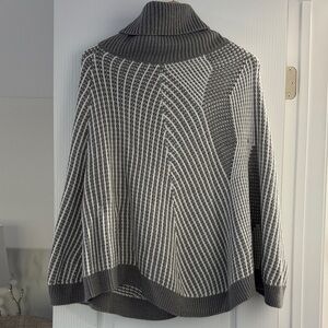 Calvin Klein Collection Gray Patterned Turtleneck Pancho